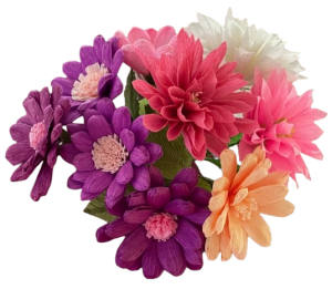 Boeket met paarse, roze en witte cornhusk-bloemen en dahlia's