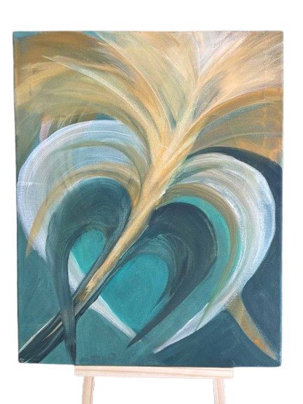 Abstract schilderij met gouden en witte penseelbogen op een diepgroene achtergrond