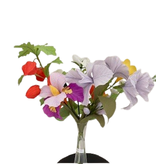 Boeket van crêpepapier met lila bloemen, rode lampionnetjes en groen blad