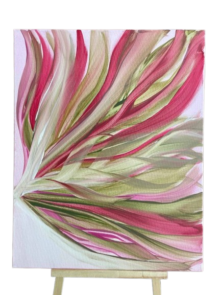 Abstract schilderij met roze, groene en beige penseelstreken die uitwaaieren als een blad